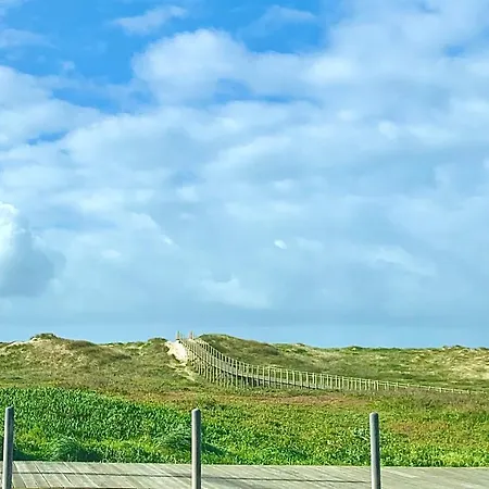 Sea, Surf And Sun 公寓 *